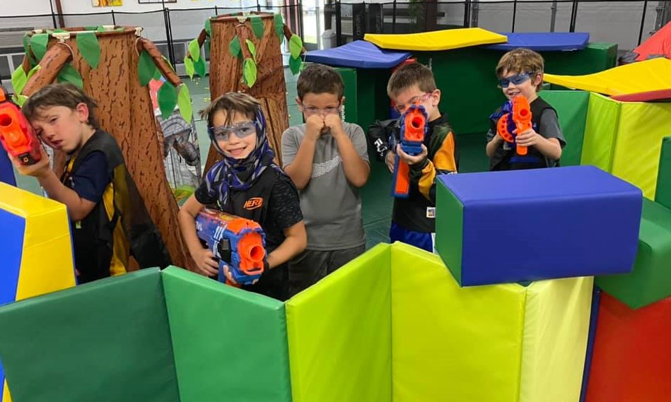 Super Fort Wars | Nerf Battles & Fort Building